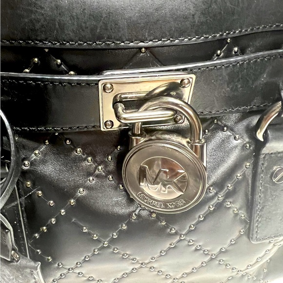 - Michael Kors Hamilton satchel with optional chain and leather strap lock/ key - Picture 10 of 16